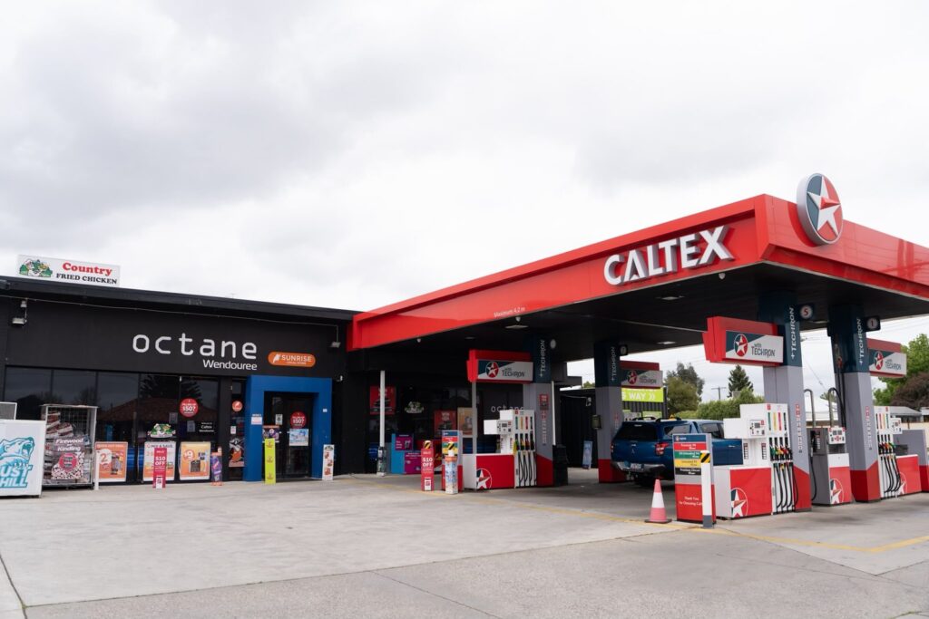 Caltex canopy, fuel pumps and the Octane store at the Wendouree site