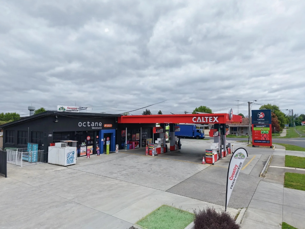 Octane Wendouree service station and Caltex forecourt